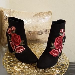 Women's Black Boots